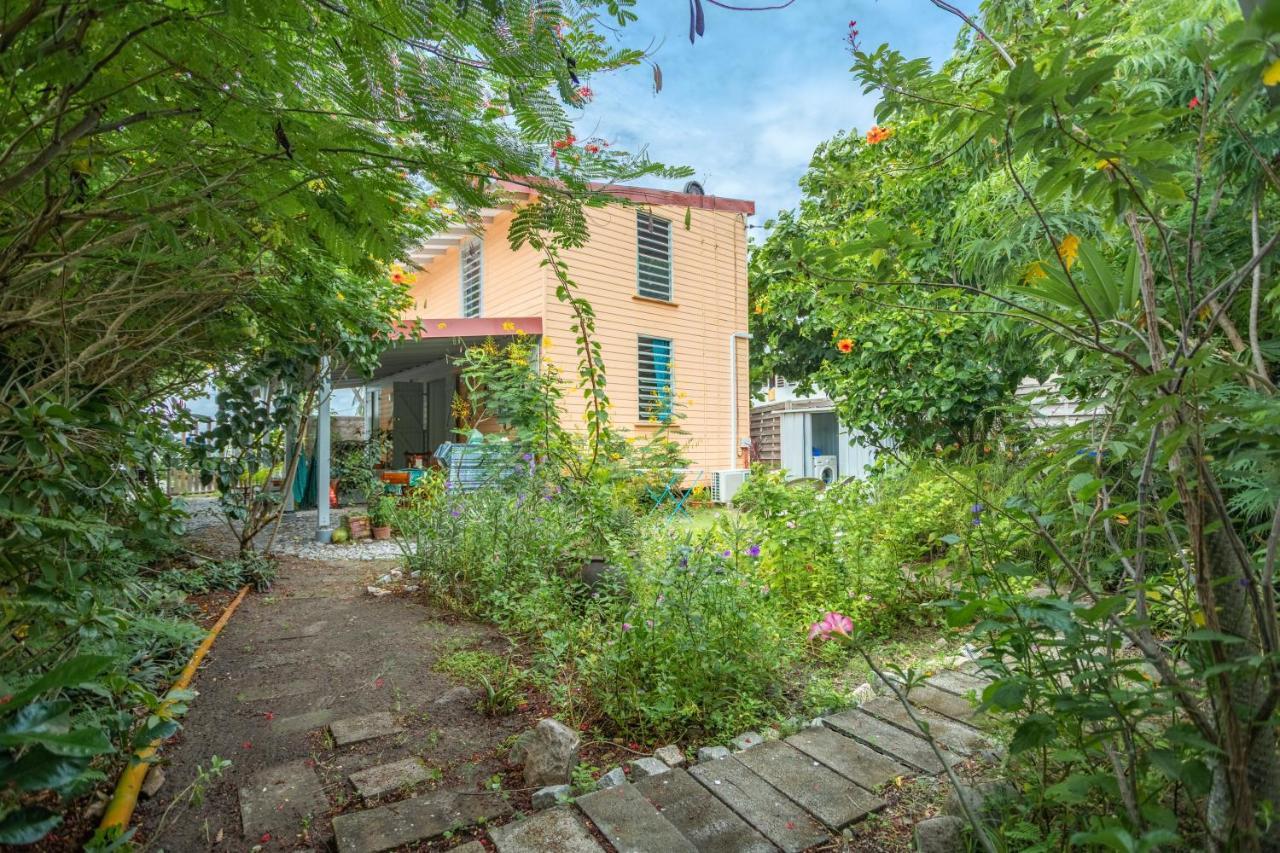 Appartement Charmant Au Carbet Avec Vue Sur La Mer 50 M² Le Carbet Exterior photo